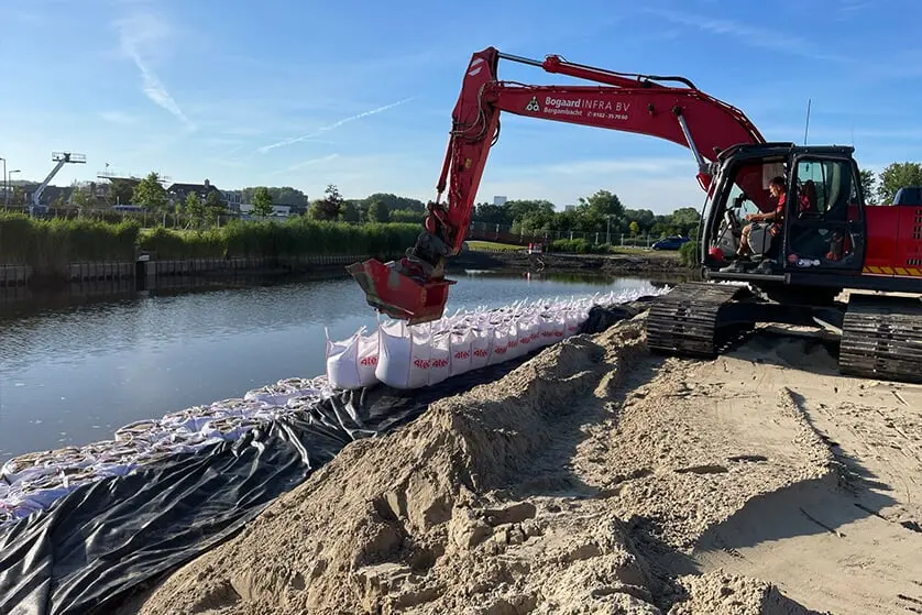 Bouwrijp maken big bags stutten waterkant
