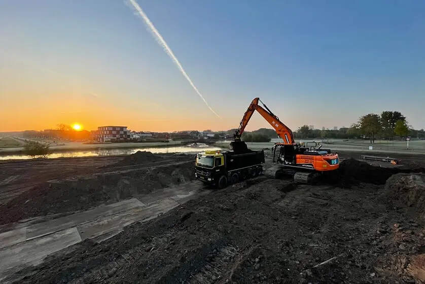 Grondverzet zwaar materieel Bogaard Infra