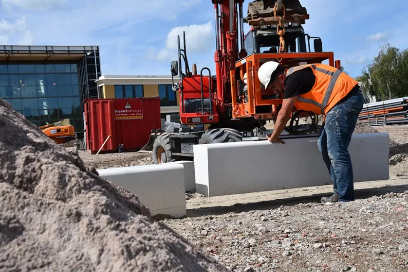 Stratenmaker terreininrichting schoolplein Bogaard Infra