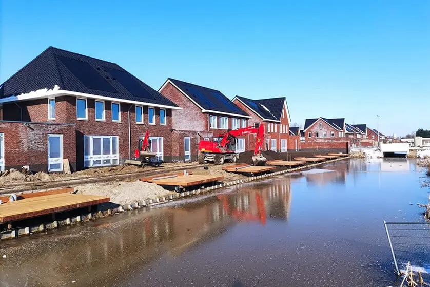 Terreininrichting vlonders steigers beschoeiing hardhout Bogaard Infra BV